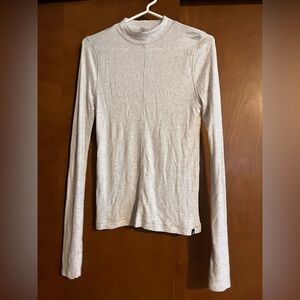 Glyder Light Gray Long Sleeve Top
